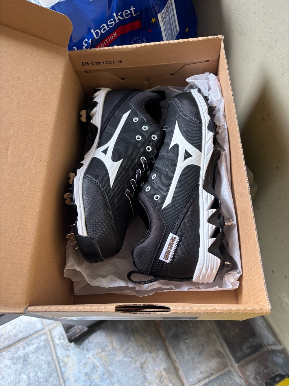 Mizuno women's cleats